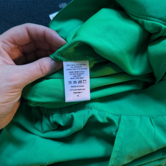 Green scalloped shorts with lace detail * NWT - Picture 6 of 7